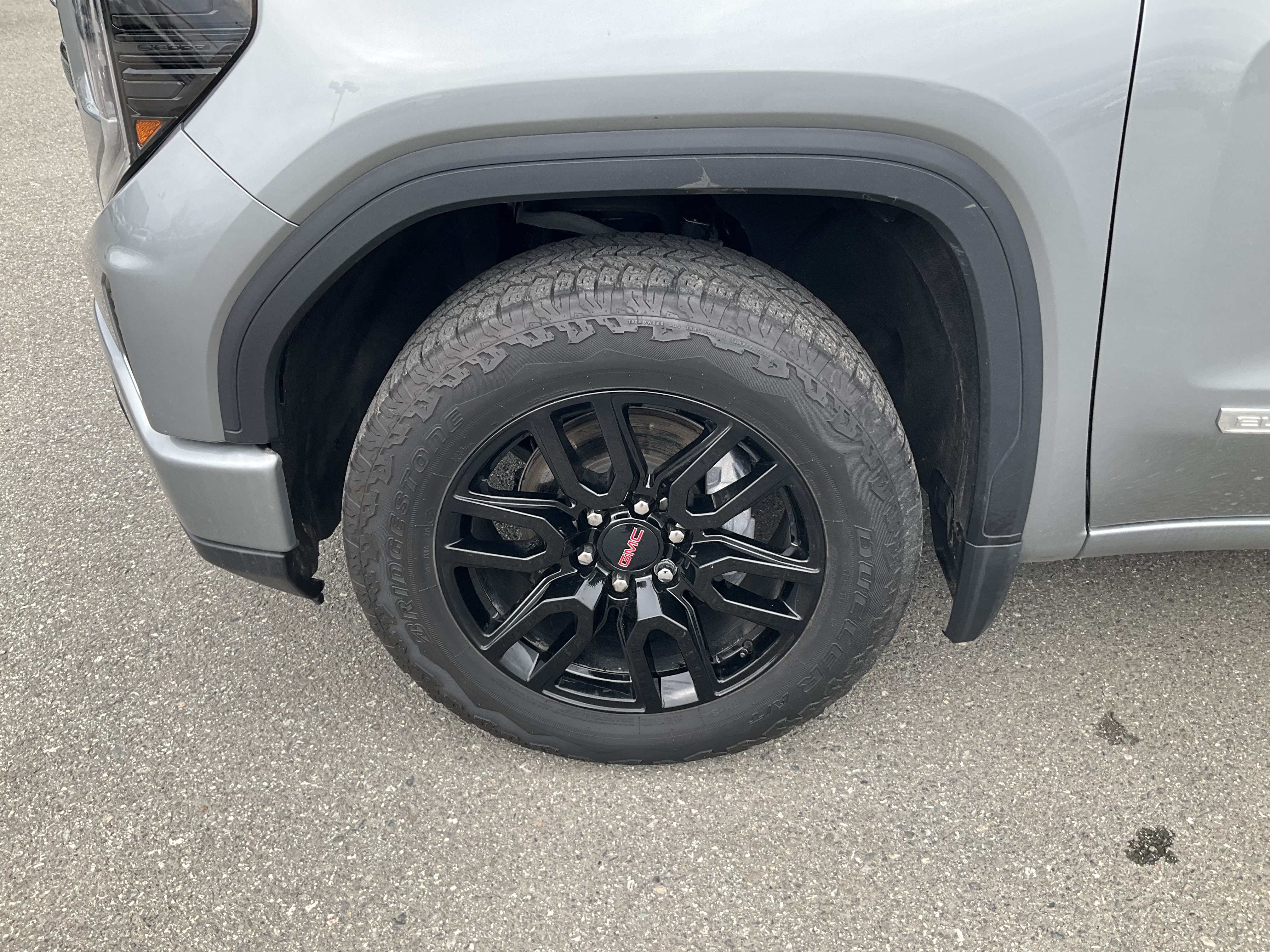 Used 2024  GMC Elevation image 6