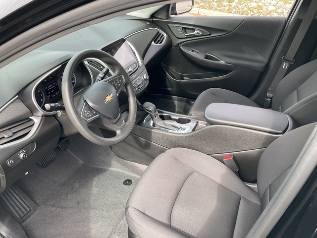 2023 Chevrolet Malibu (U23070-1)