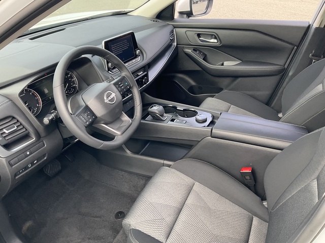 2025 Nissan Rogue (U2425)