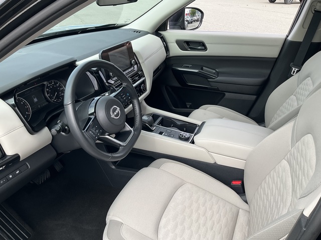 2023 Nissan Pathfinder (U2429)