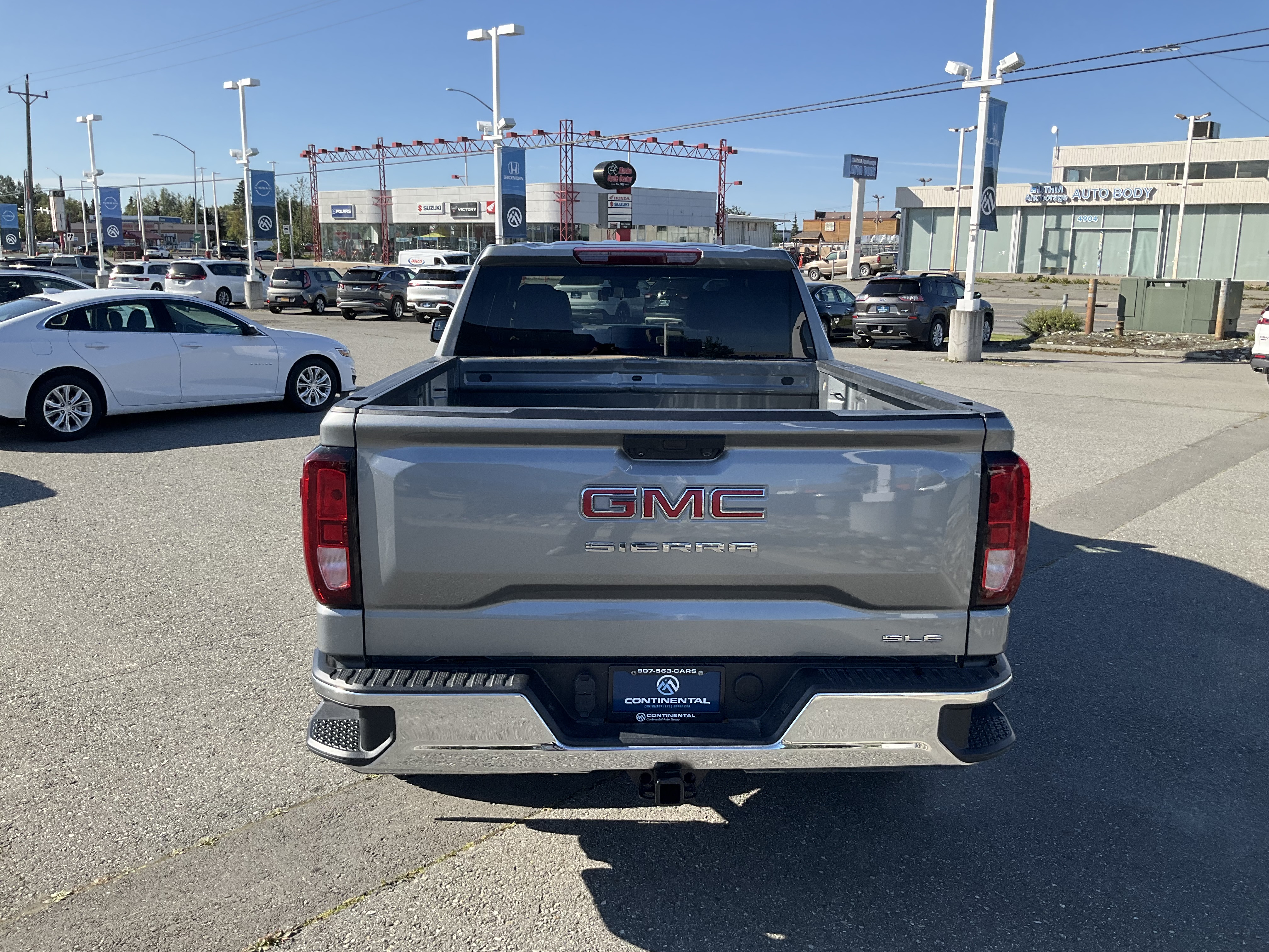 Used 2023 Gray GMC SLE image 4