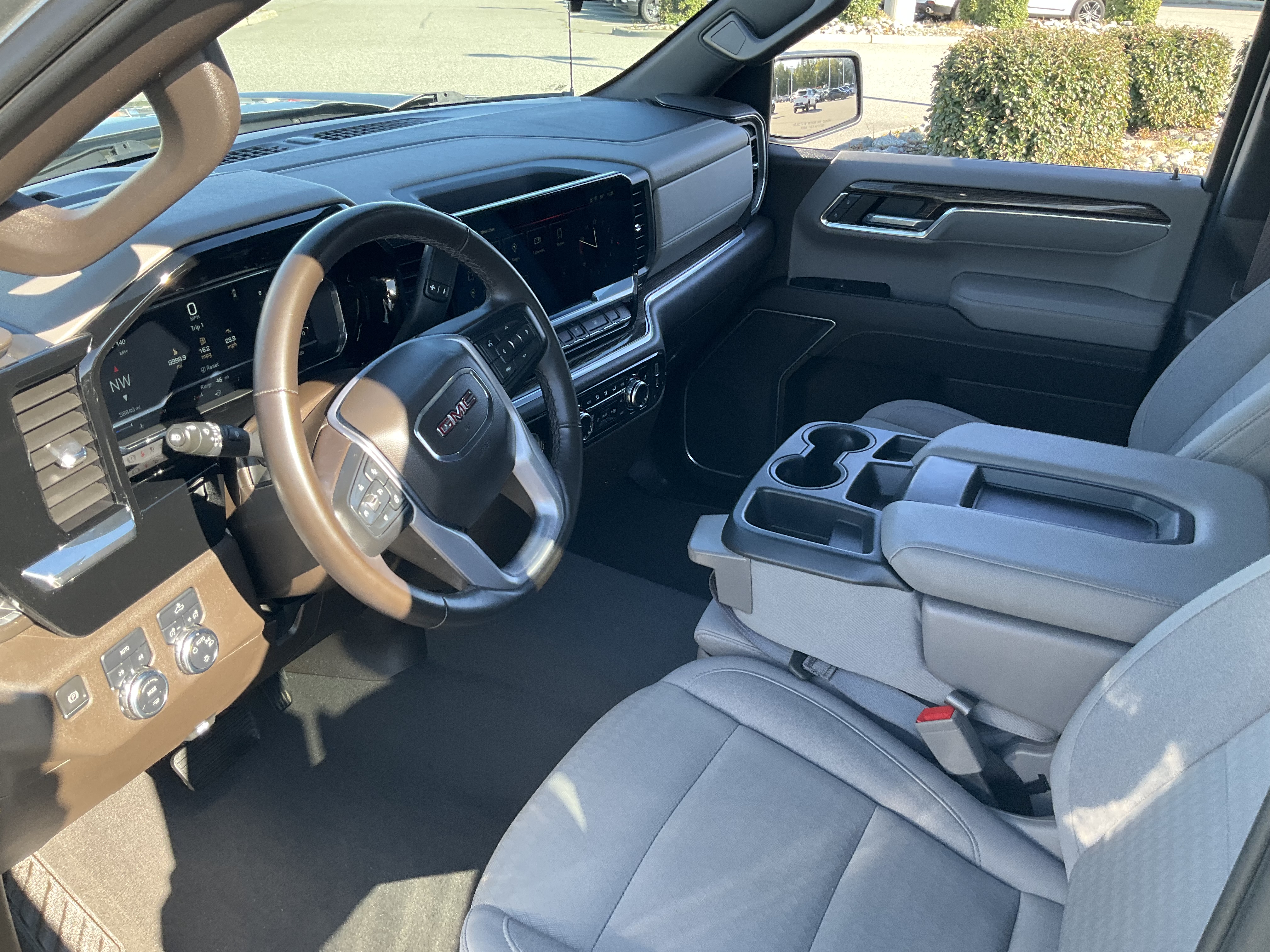 Used 2023 Gray GMC SLE image 5