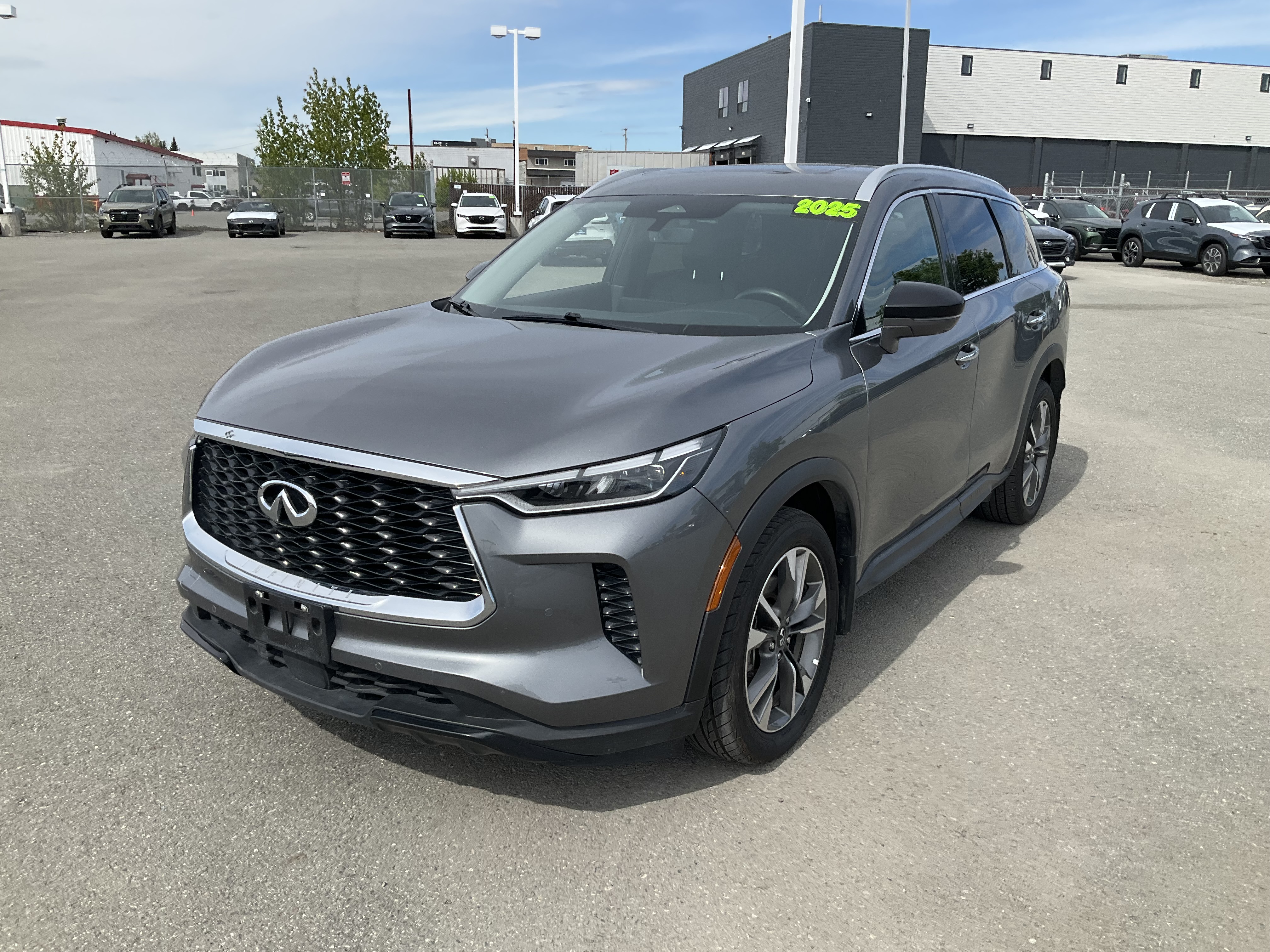 2025 INFINITI QX60 LUXE AWD's photo