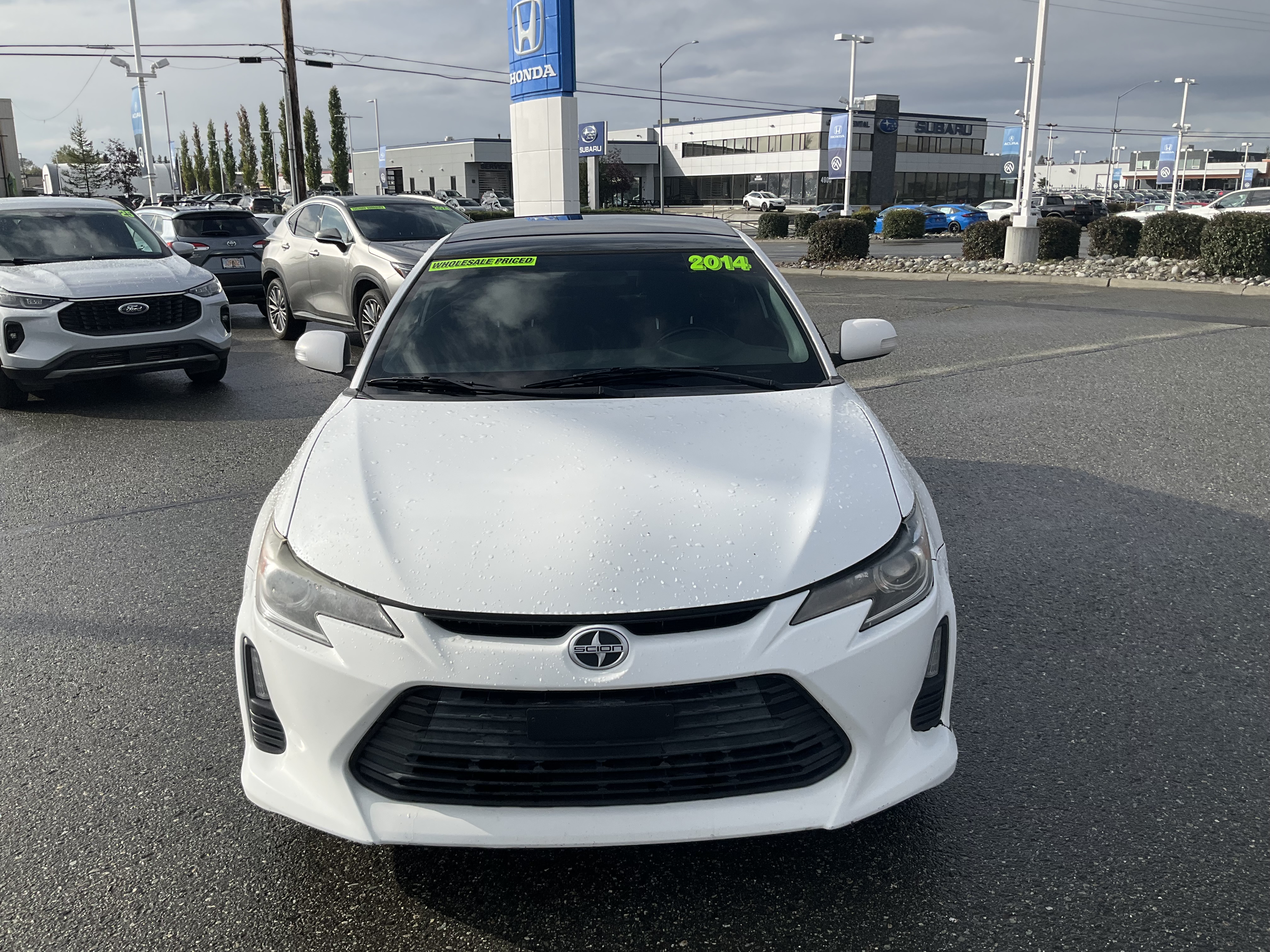 Used 2014 Super White Scion  image 2