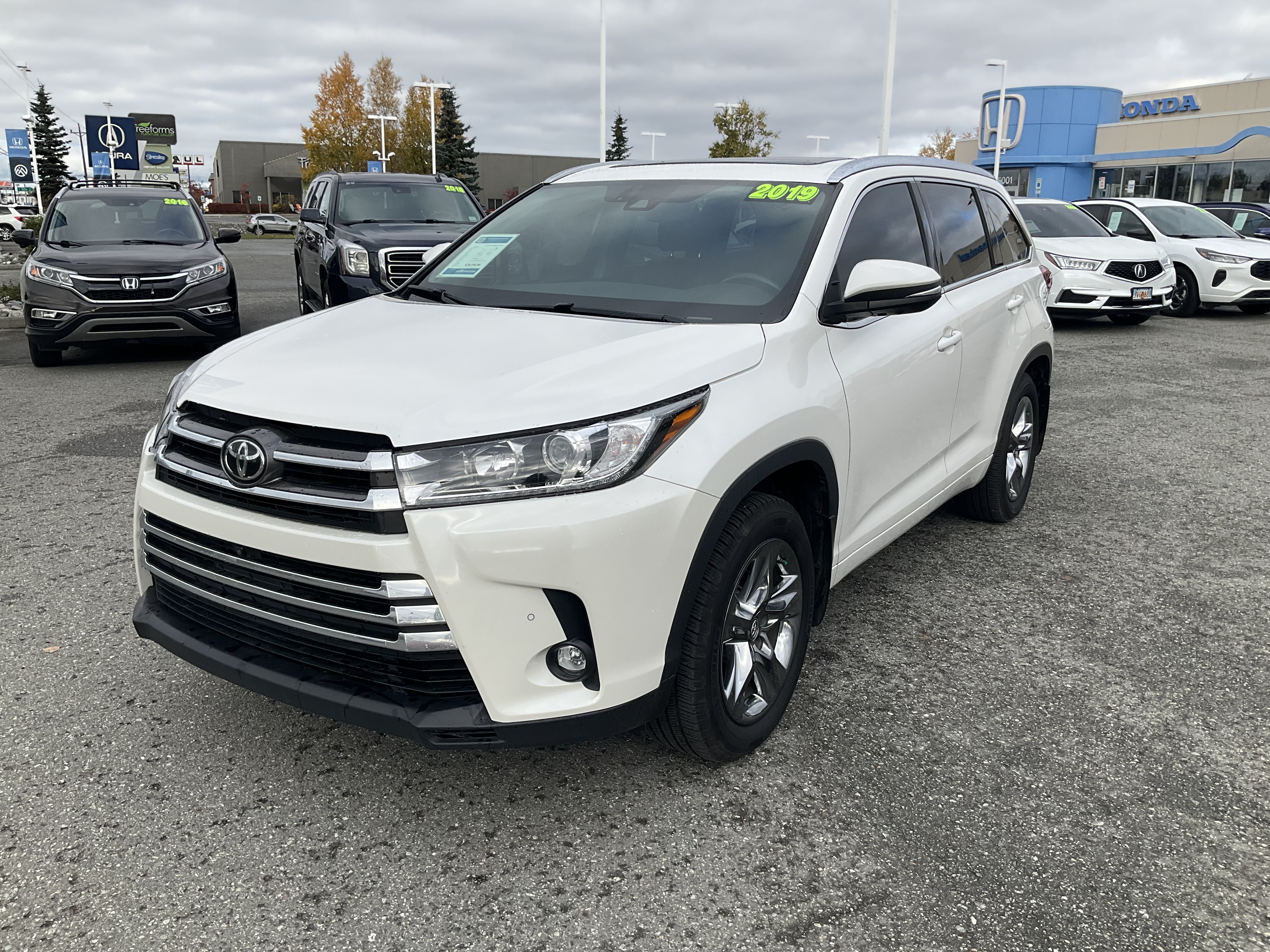 Used 2019 Toyota Highlander Limited with VIN 5TDDZRFH9KS728067 for sale in Anchorage, AK