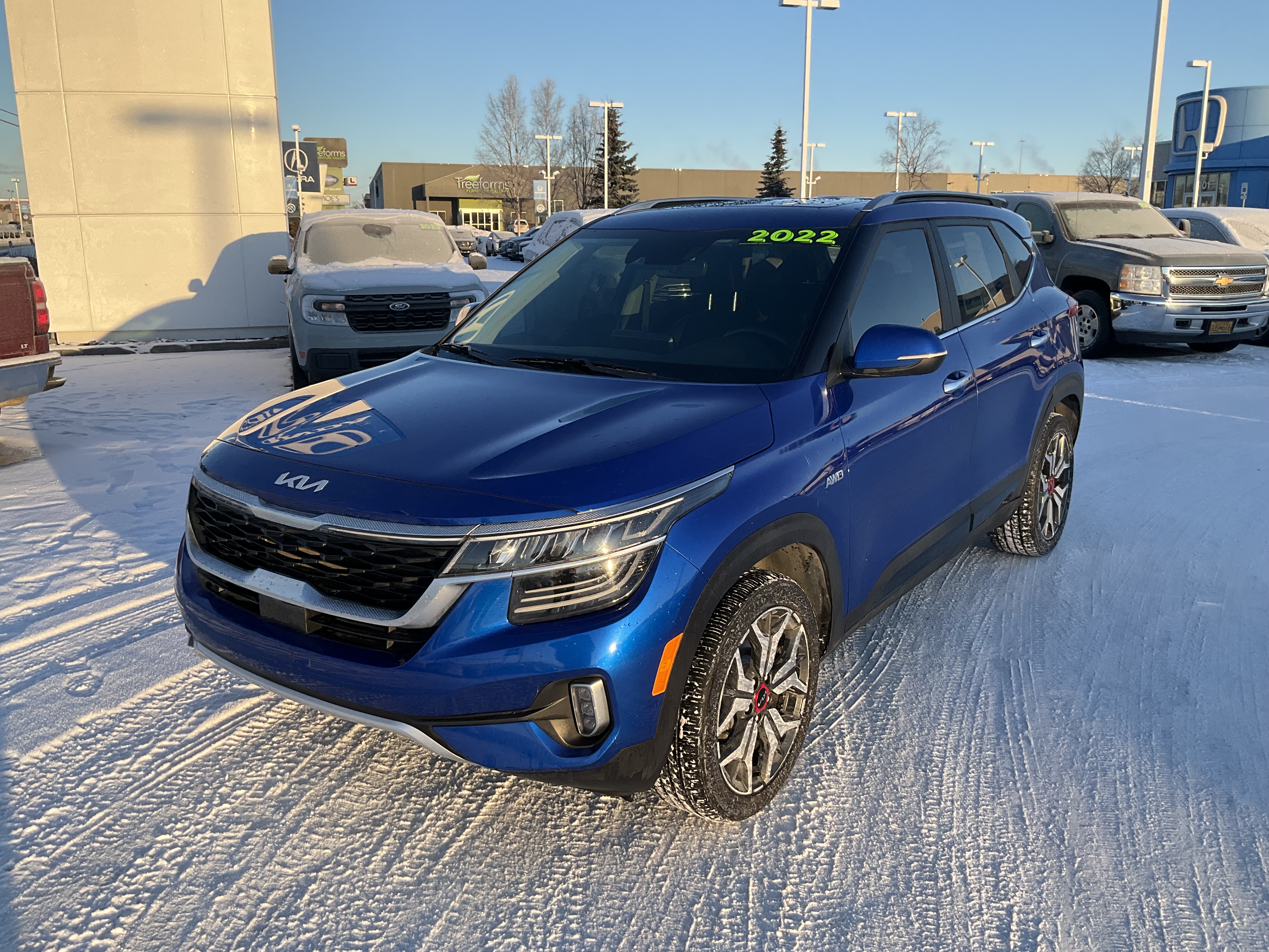 Used 2022 Kia Seltos SX with VIN KNDETCA27N7275751 for sale in Anchorage, AK