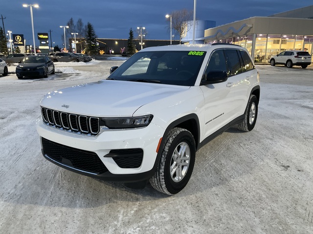 2025 Jeep Grand Cherokee Laredo's photo