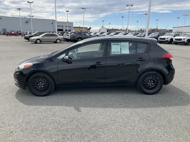 2016 Kia Forte 5-Door (U78734-1)