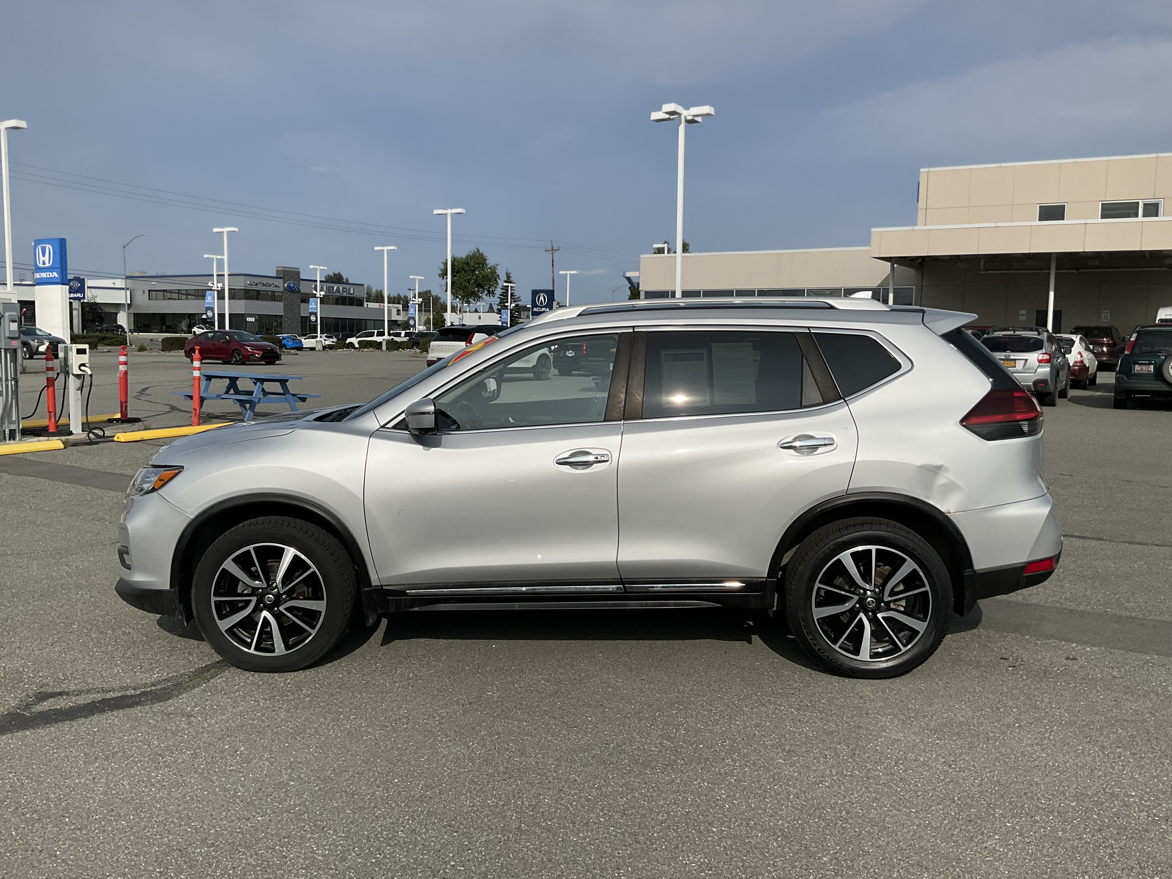 Used 2019 Brilliant Silver Metallic Nissan SL image 3