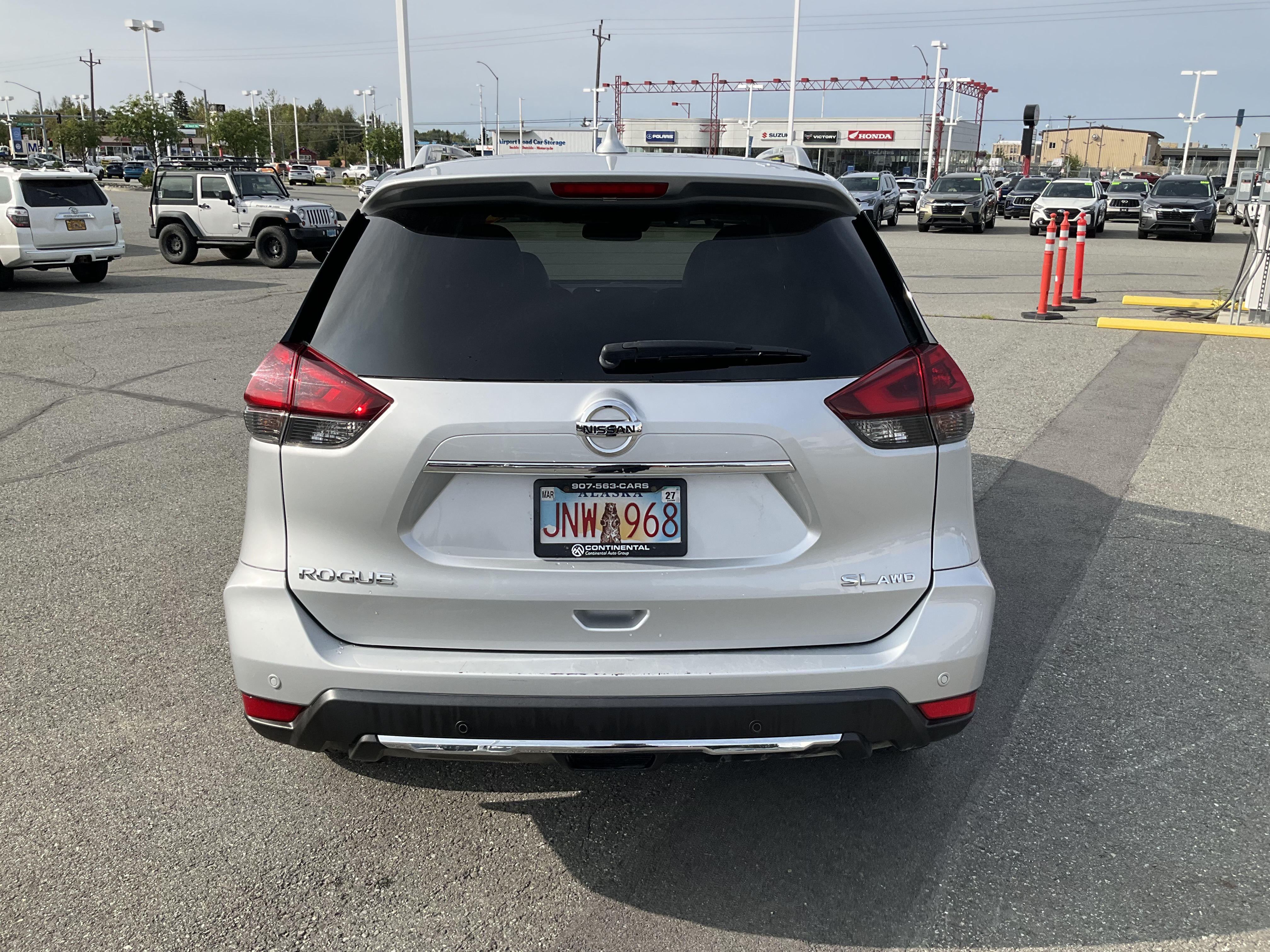 Used 2019 Brilliant Silver Metallic Nissan SL image 4