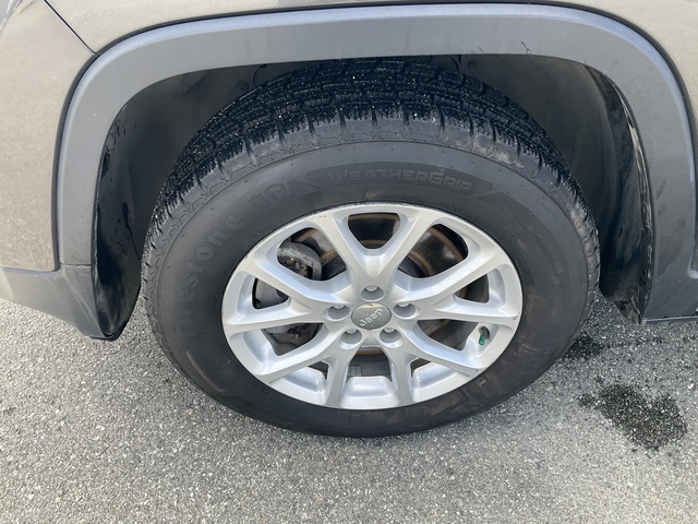 2016 Jeep Cherokee (U79182-1)