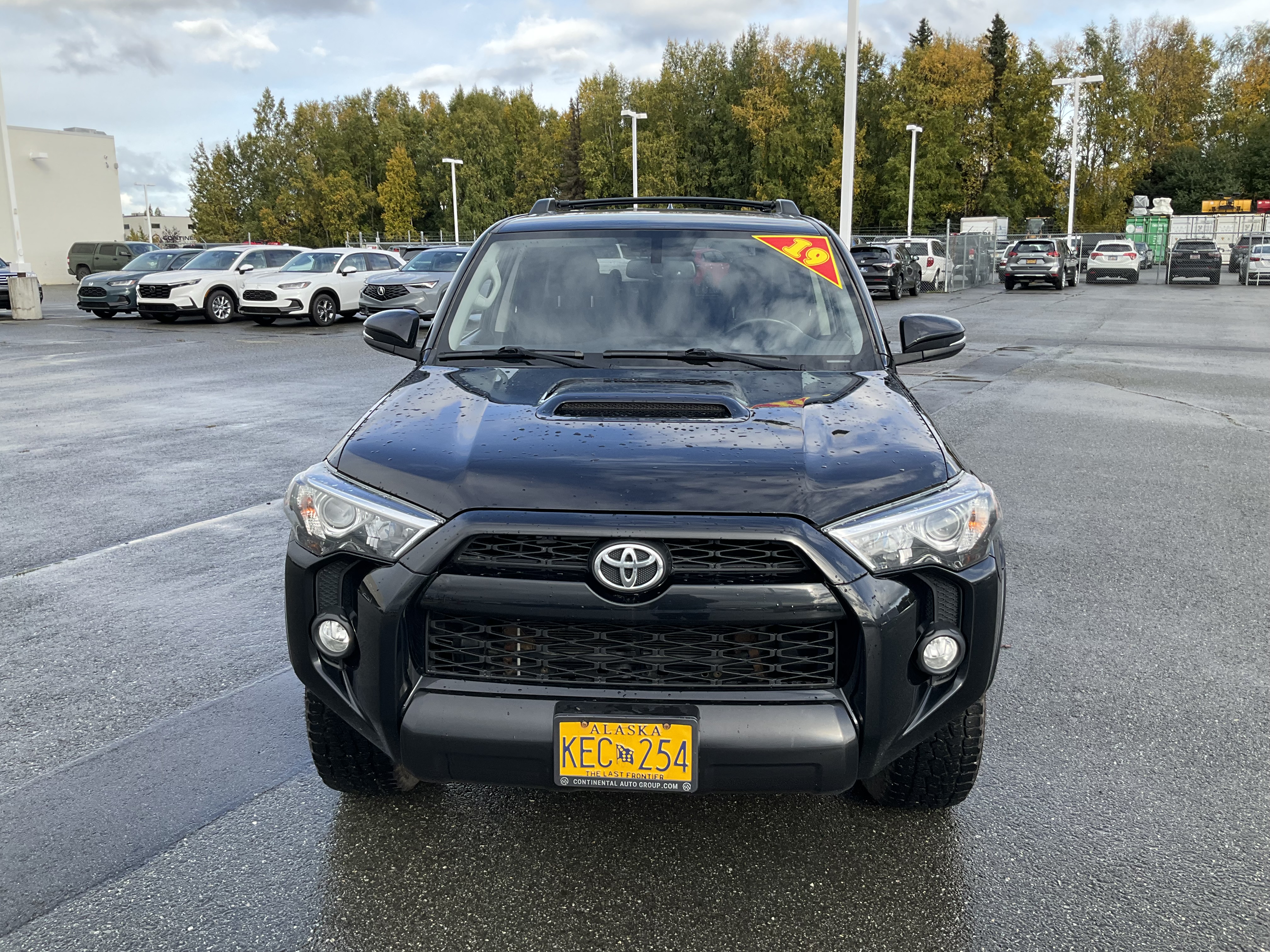 Used 2019 Midnight Black Metallic Toyota SR5/SR5 Premium/Limited/TRD Off Road/TRD Off Road Premium/TRD Pro/Limited Nightshade image 2