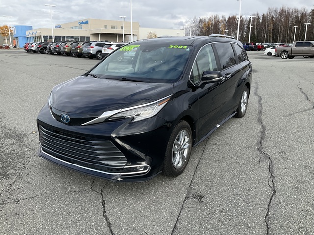 2023 Toyota Sienna Limited
