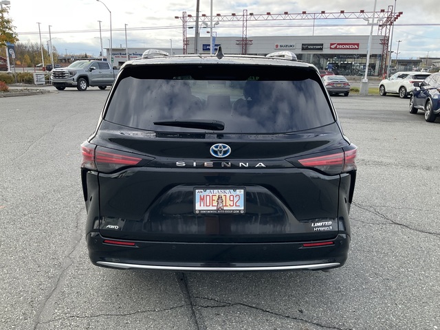 2023 Toyota Sienna (U79496-1)