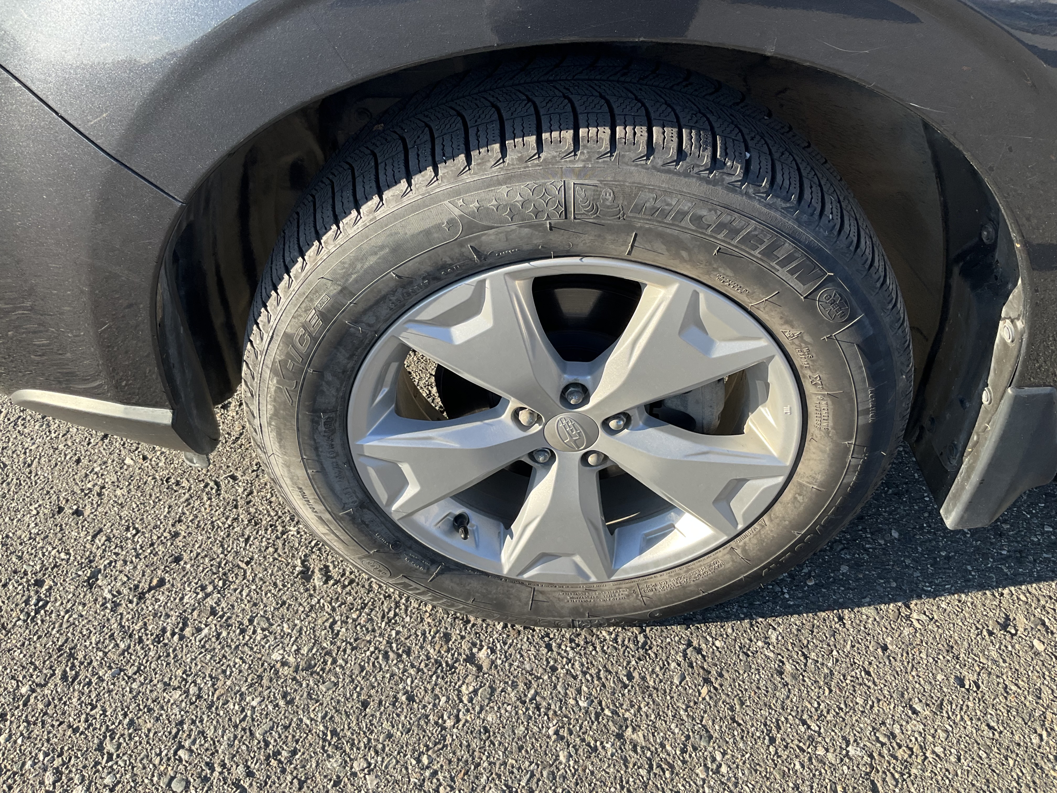 Used 2015 Dark Gray Metallic Subaru 2.5i Premium image 6