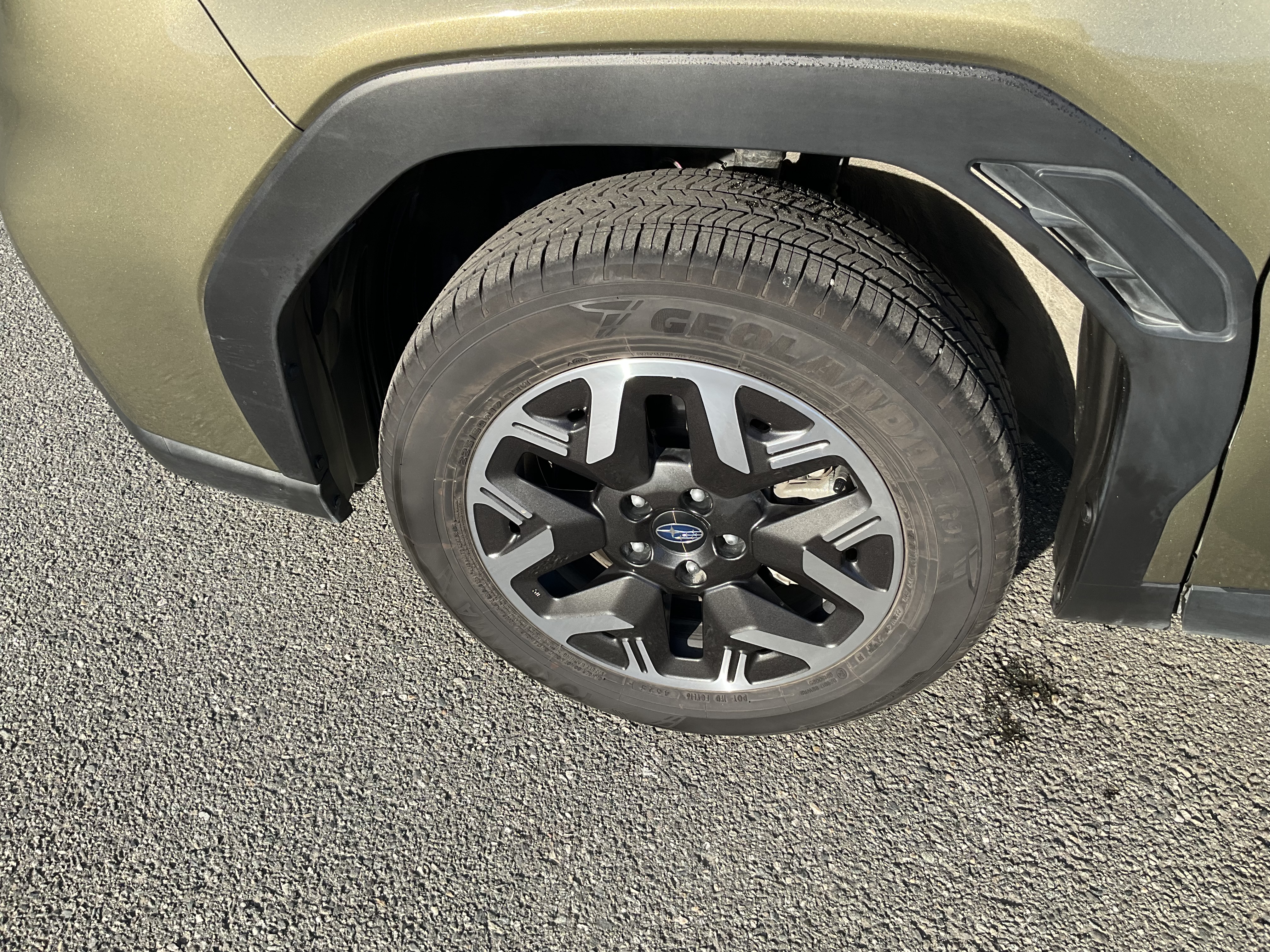 Used 2026 Autumn Green Metallic Subaru Premium image 6